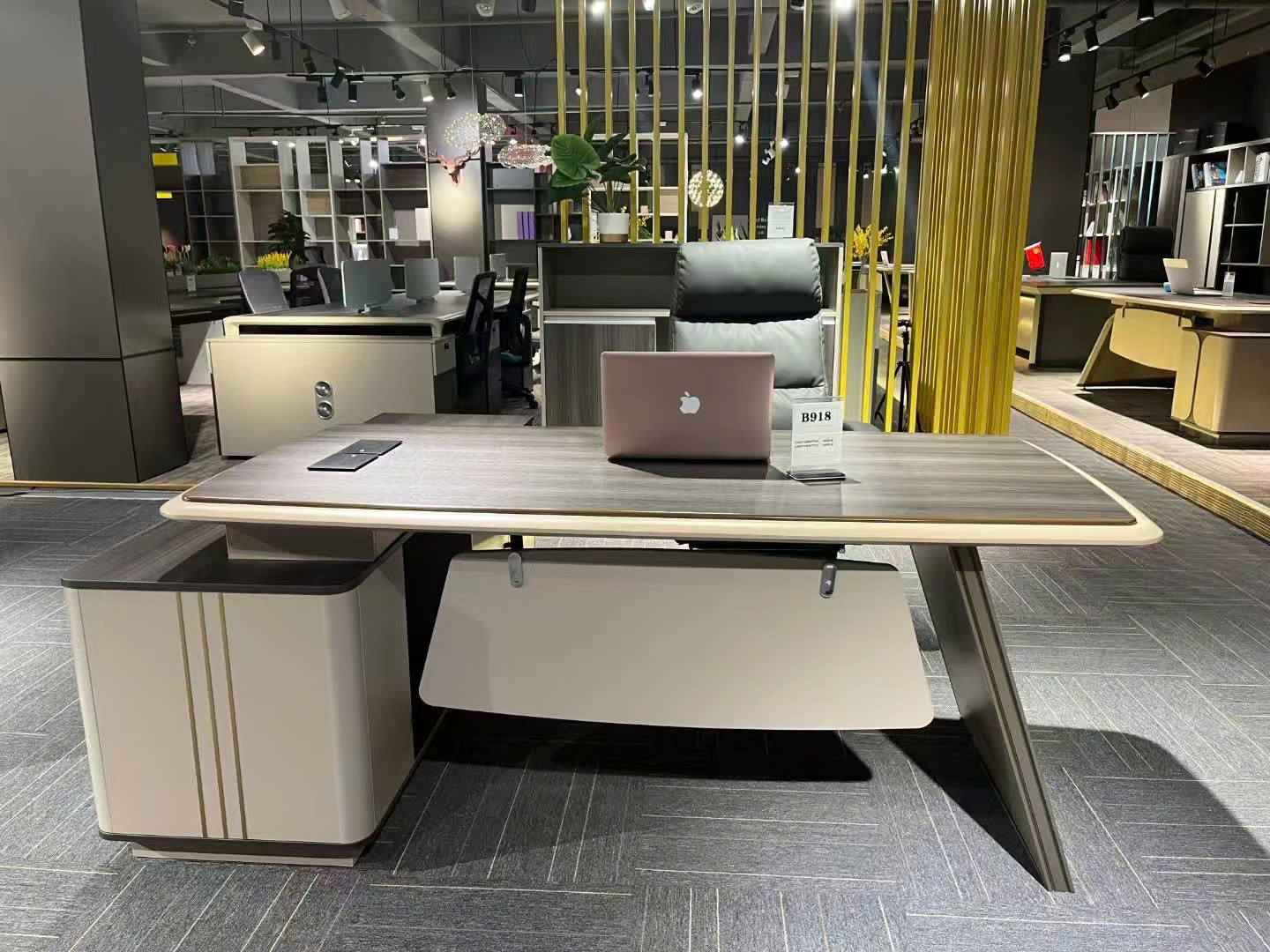 Bàn giám đốc nhập khẩu B918